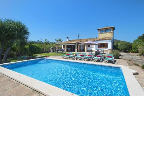 Villa Lloreta by Villa Plus
