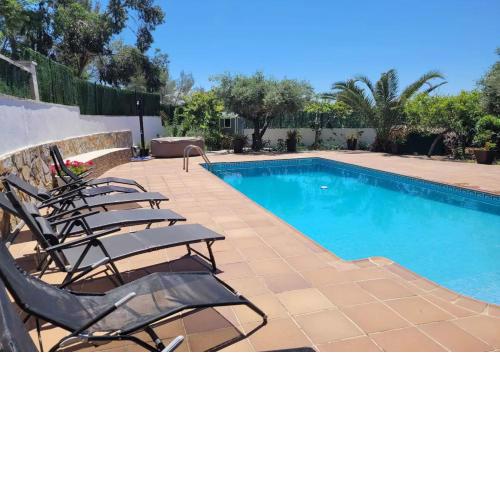 Villa Lluna Sitges 15 minutes drive from Sitges Swimming pool XXL 16 people