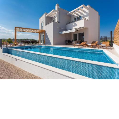 Villa Lomari