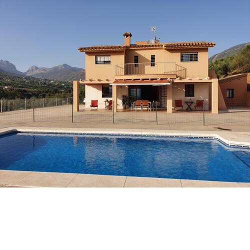 Villa Los Almendros