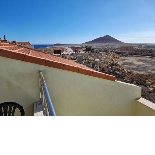 Villa Los Vientos only 100m to the surf beach, terrace, balcony, sea view, wifi