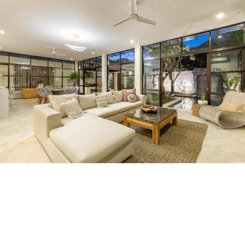 Villa Lumut 3 Bedrooms Central Seminyak