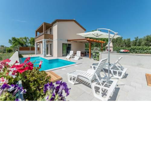 Villa LUSCINIA