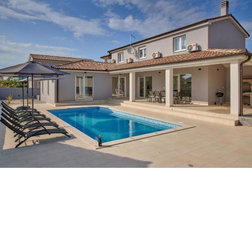 Villa Maasy
