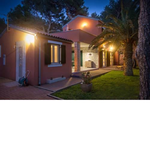 Villa Macaklin