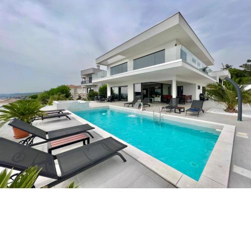 Villa Majestic Escape