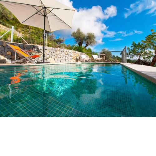 Villa Mancor Pool & Mountain Views