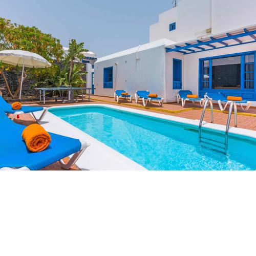 Villa Manuela by Villa Plus
