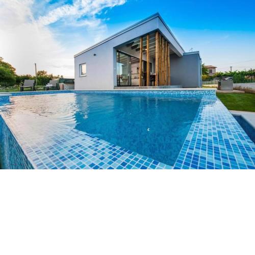 VILLA MARE, ISTRA, modern pet-friendly villa with private pool, BBQ