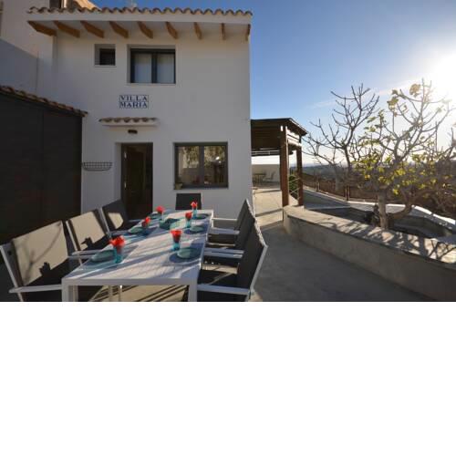 Villa Maria ref 231 vistas mar y montaña, 3 dorm, 2 baños, Max six pers, amplias terrazas, two min andando del pueblo
