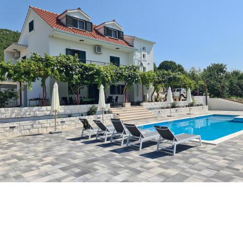 VILLA MARTINA
