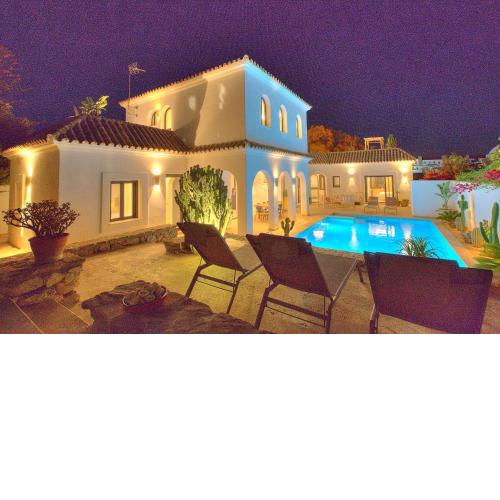 Villa Mas Tranquila - A stylish villa with pool 150 m from the beach