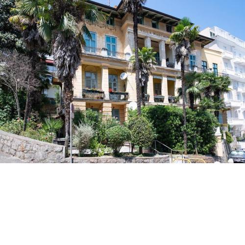 Villa Mascagni Modern Seaview Appartment