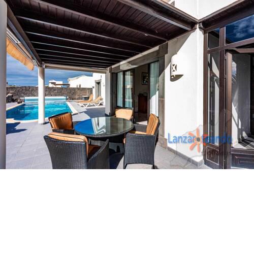 Villa Maura detached with private climatized pool in Playa Blanca