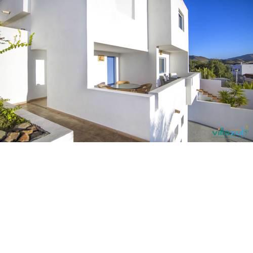 Villa Media Luna
