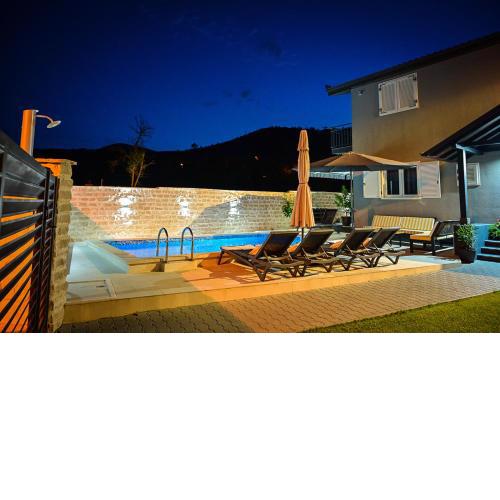 Villa Melani with heated pool