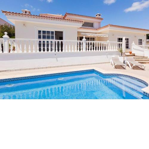 Villa Mercedes with heated pool and wifi internet