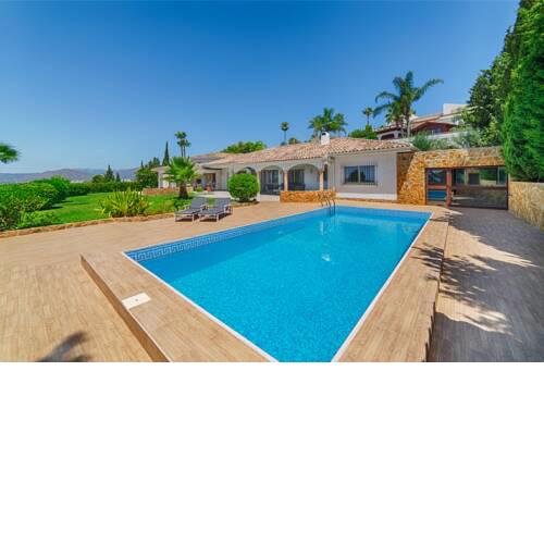 Villa Mimosa sleeps 8 with Guest house.