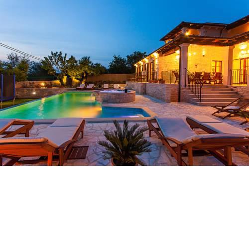 Villa Mira