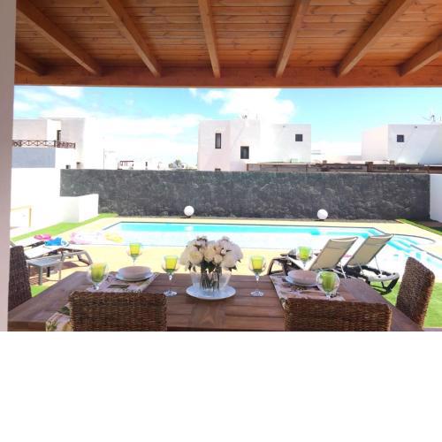 VILLA MISY heated Pool and Private parking