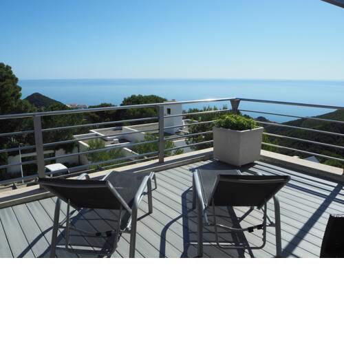 Villa Moderna con piscina, vistas al mar y Wi-Fi