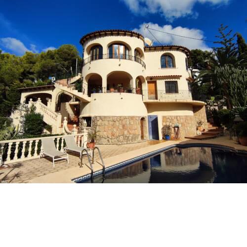 Villa Monza 3Bed Villa next to the coast