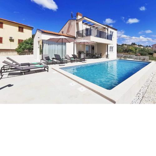 Villa N