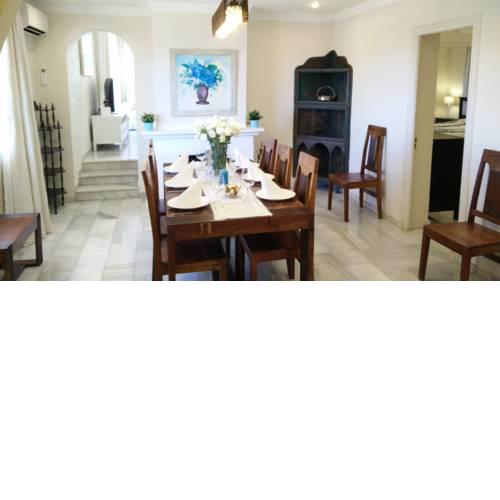 Villa Narnia, 4br with private swimming pool, jacuzzi and a sauna