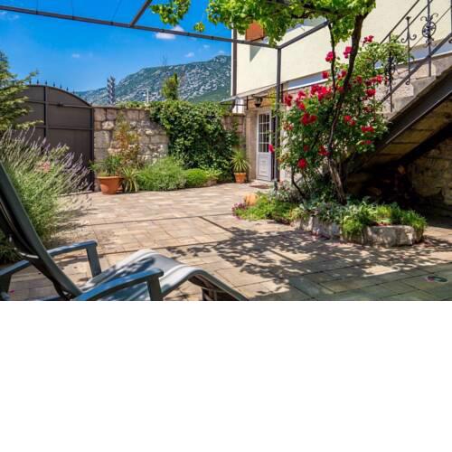 Villa NATURA with pool