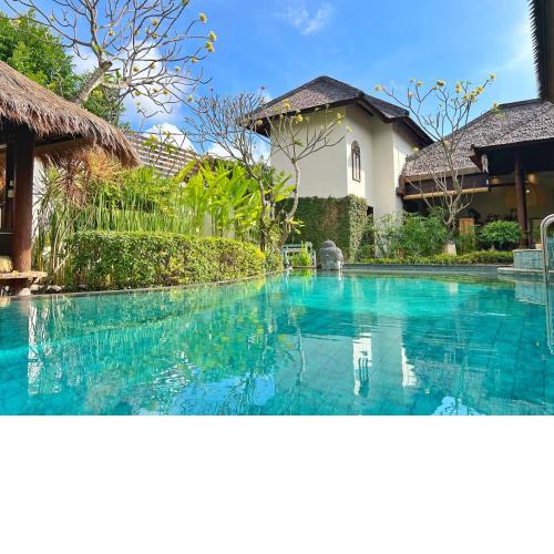 Villa Nicole 5BR Paradise, quiet area in Central Oberoi Seminyak