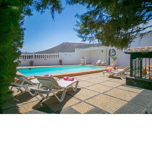 Villa Nicolivos - 5 Bedroom Villa - Rural Location with Mountain Views - Perfect for Families