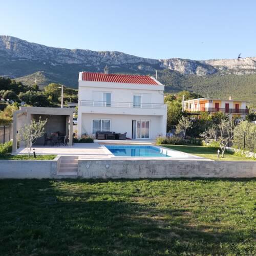 Villa Nikol, pool, sea view and BBQ