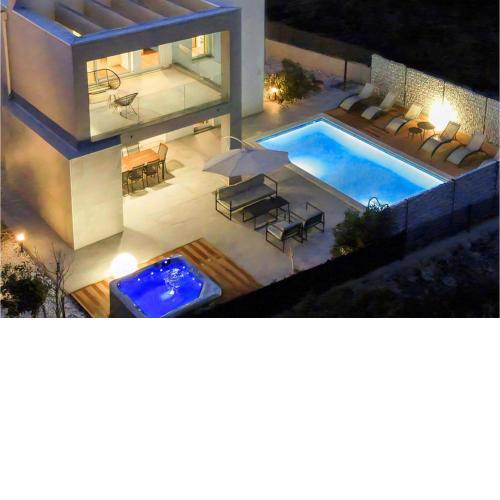 Villa North