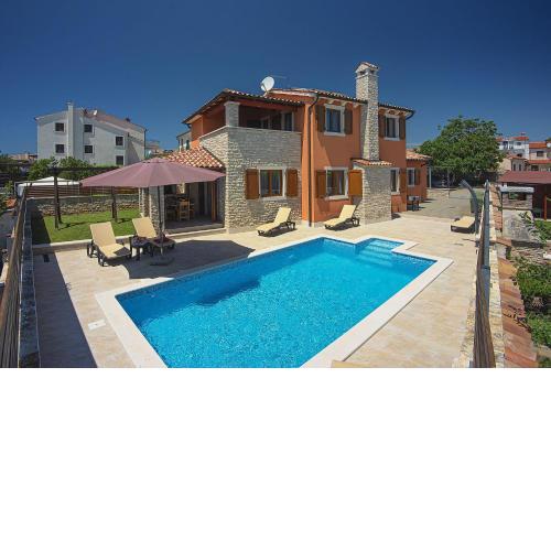 Villa nur 800 Meter zum Strand mit Meerblick, privatem Pool, BBQ und Spielplatz