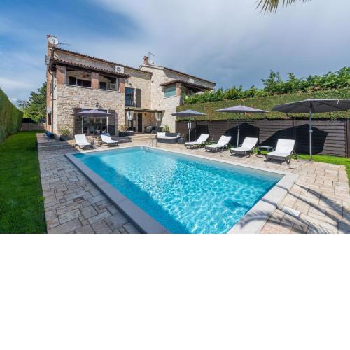 Villa Olea Mare with Private Heated Pool