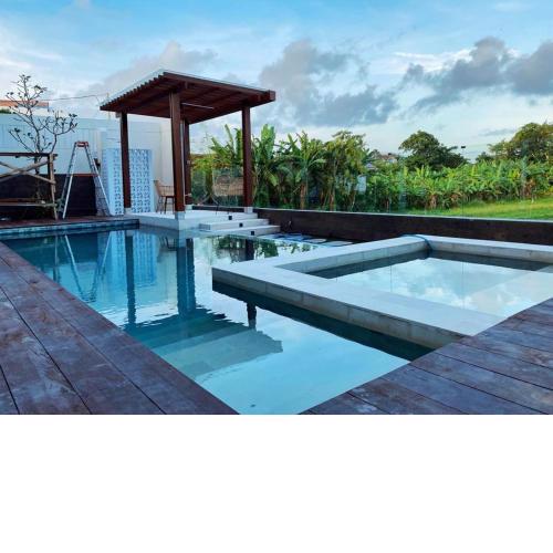 Villa overlooking the rice field