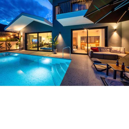 Villa Oxy Private Pools & Seaview & Heated Indoor Pool