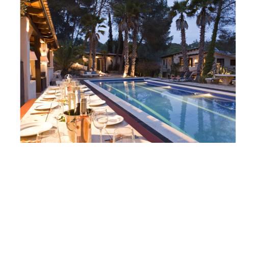 Villa Palmera, paradise near Barcelona, luxurious villa, comfortably sleeping 22