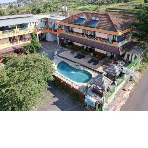 Villa Panderman Indah