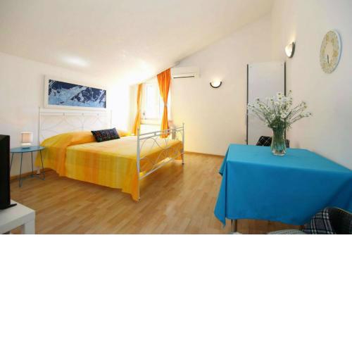 Villa Panorama A2 yellow