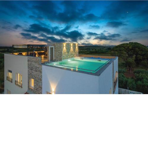 Villa Panorama roofed pool 12 guests
