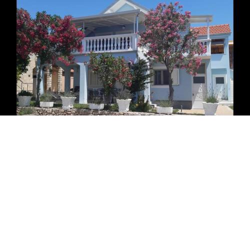 Villa Pera Apartment Klein