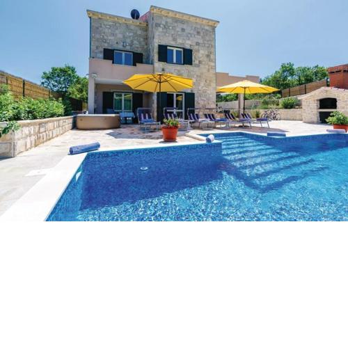 Villa Petmat - with private pool and 6 bedrooms