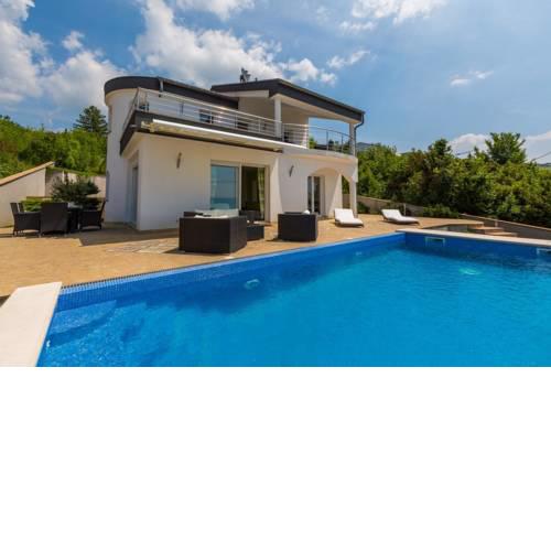 VILLA PETRA