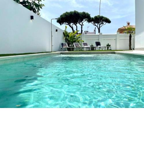 VILLA PIMIENTA, Chalet de lujo cerca del mar.