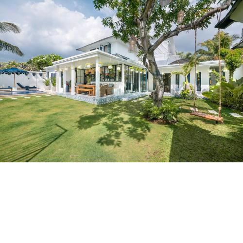 Villa Pintu Biru