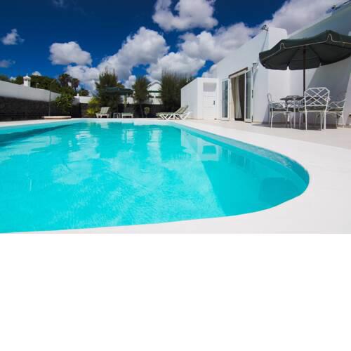 Villa Pipza - 2 Bedroom Villa - Perfect for Smaller Groups - Jacuzzi