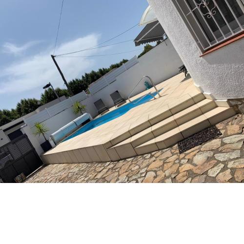 VILLA PISCINE PRIVEE EMPURIABRAVA 6 PERSONNES