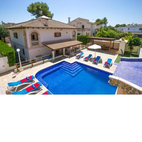 Villa Pons by Villa Plus