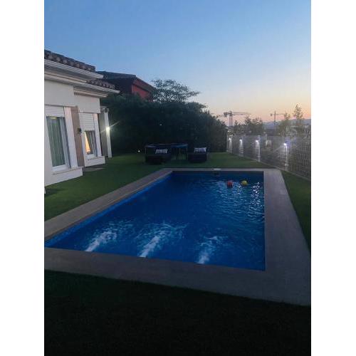 Villa privada con piscina